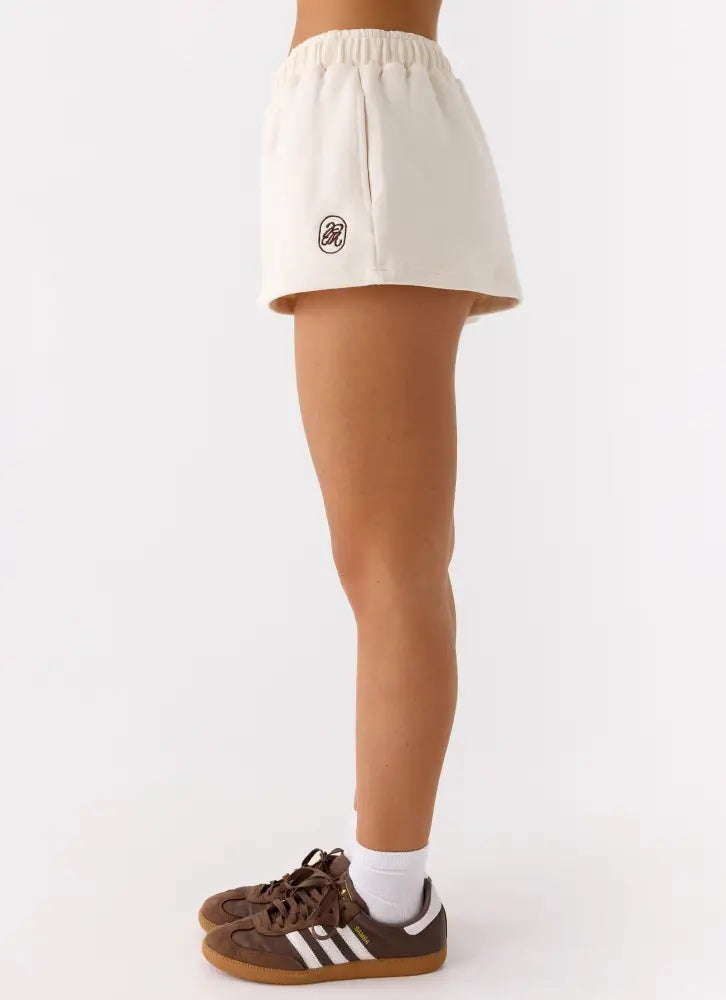 Signature Low Rise Sweatshorts - Cream - Shorts